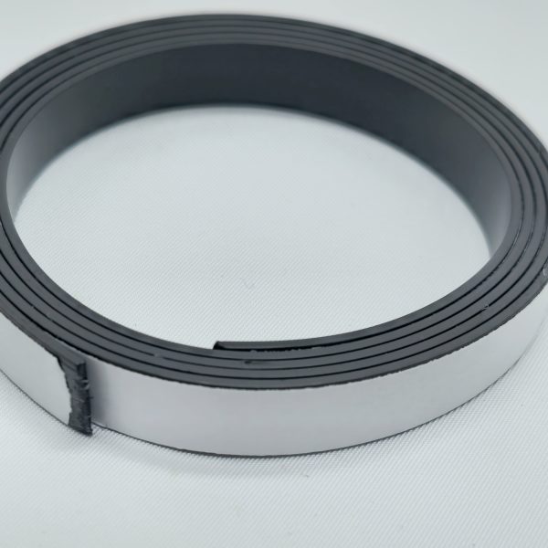 Magnetinė lipni juostelė 1m - Image 2